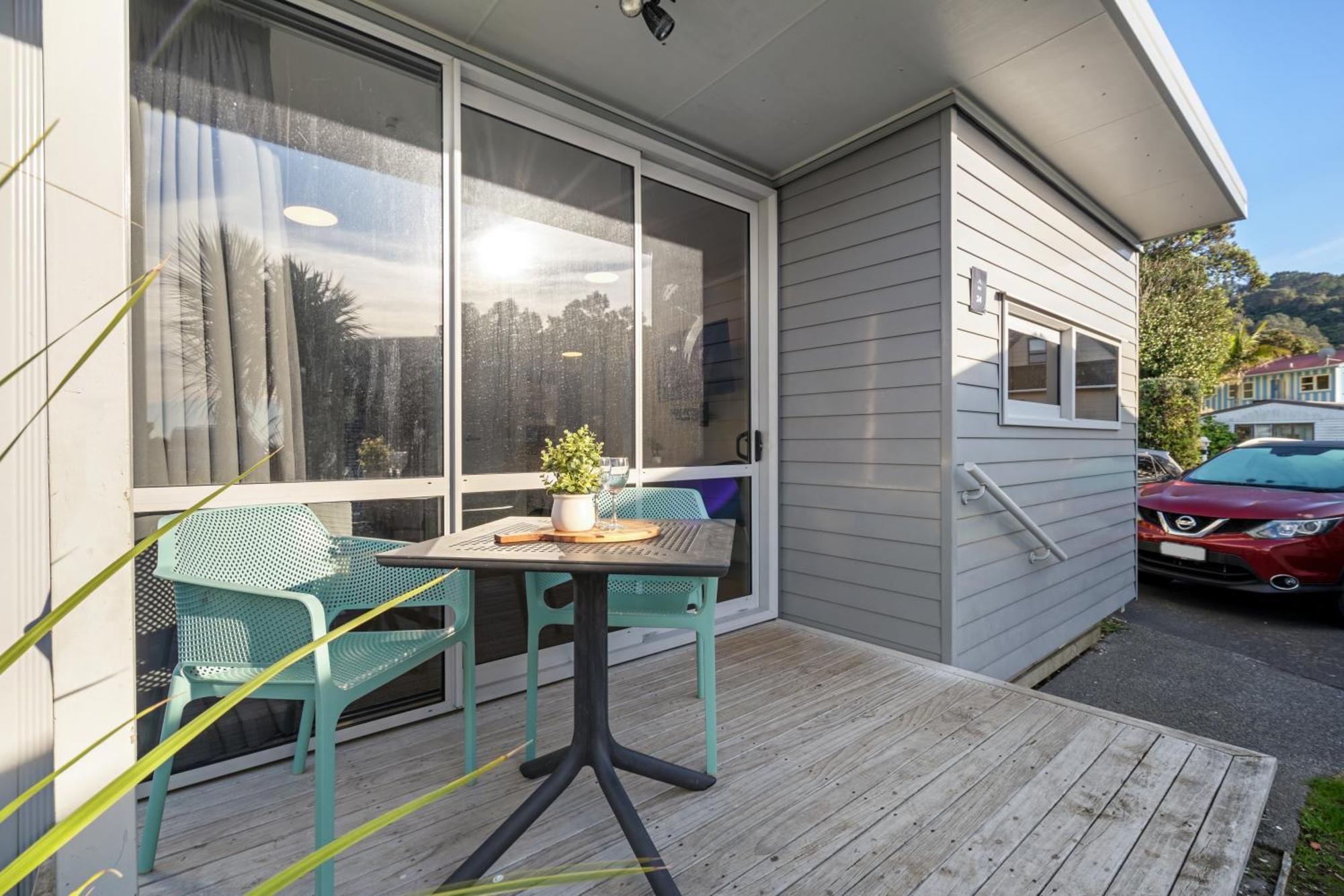 Tasman Holiday Parks - Waihi Beach Экстерьер фото A typical studio apartment