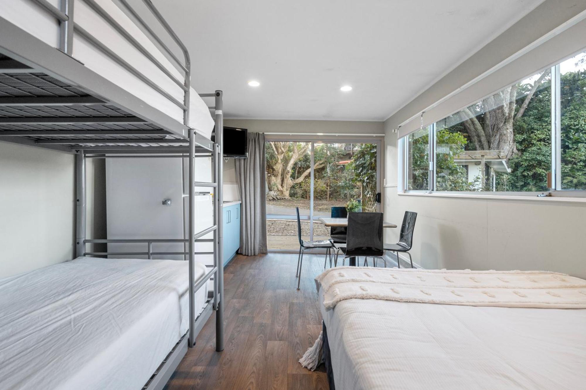 Tasman Holiday Parks - Waihi Beach Экстерьер фото A typical studio at the University of Western Australia